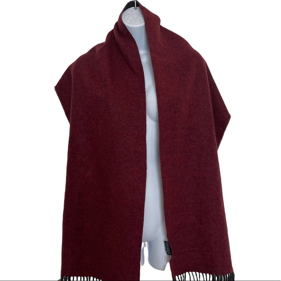 Chelsey from Nordstrom 100% cashmere oversized extra wide unisex scarf - Picture 3 of 6